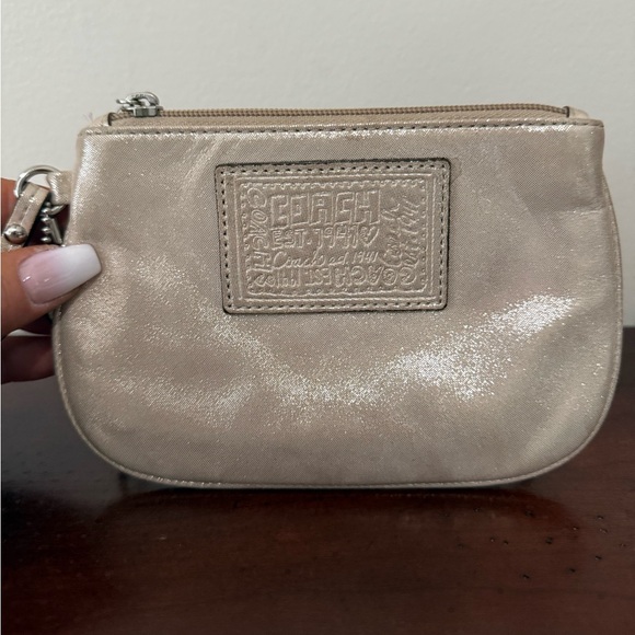 Coach poppy small suede wristlet in light gold/silver metallic - Picture 1 of 8
